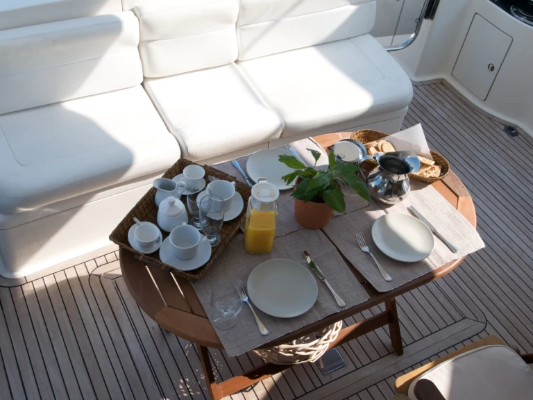 Noleggio barche Azimut Azimut 58 Refit 2025 a Álimos su Samboat