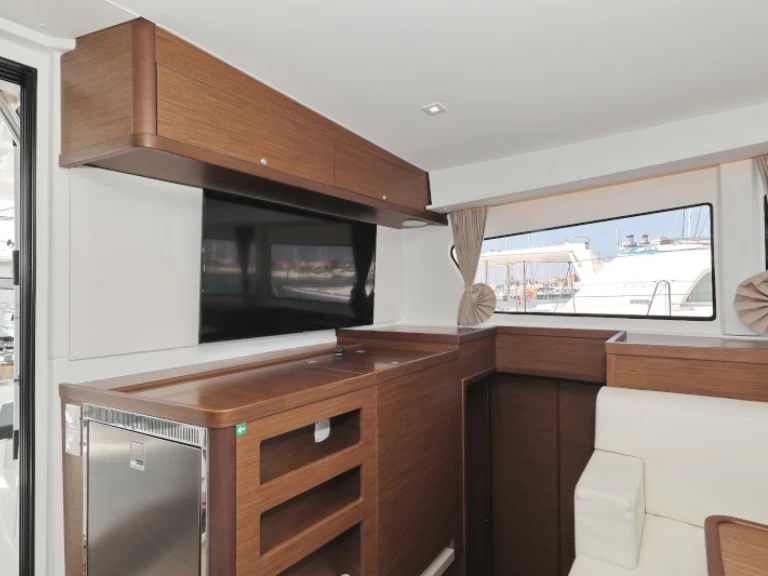 Noleggio Catamarano Lagoon con patente nautica