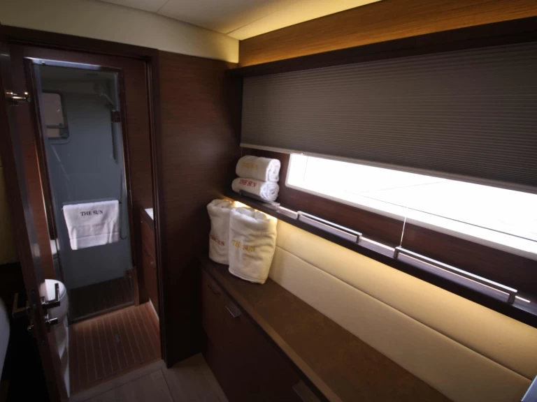 Noleggiare una Lagoon Lagoon 620 a Marigot