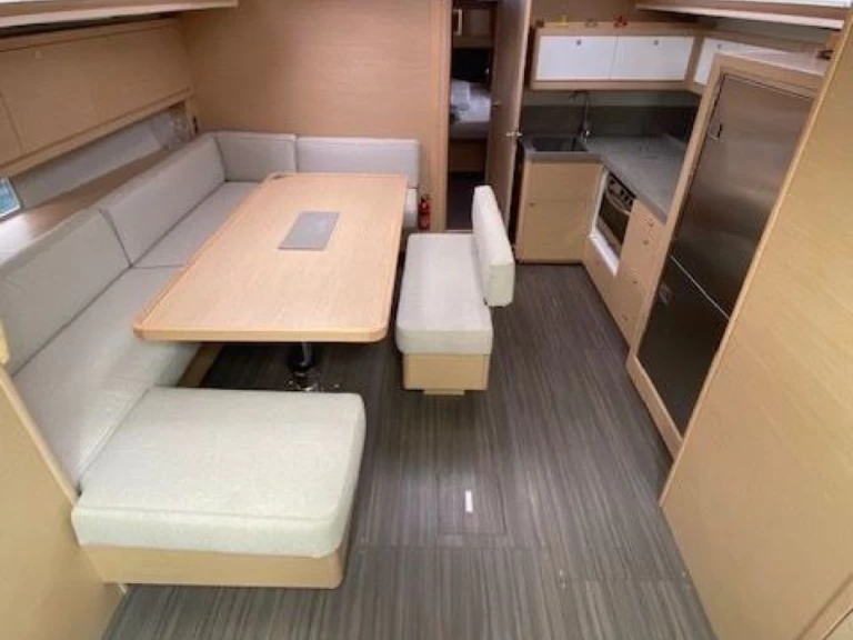 Noleggiare una Dufour Dufour 470 a Marsiglia