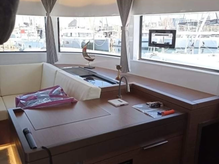 Noleggio barche Lagoon Lagoon 50 a Álimos su Samboat