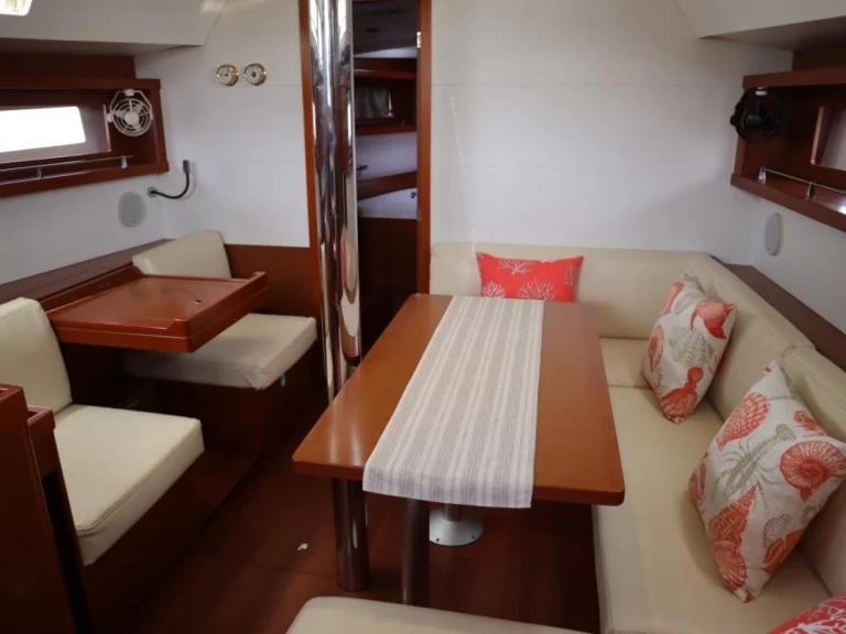 Noleggio Barca a vela Bénéteau con patente nautica