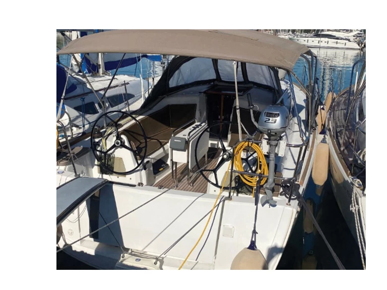 Noleggio Barca a vela Jeanneau con patente nautica