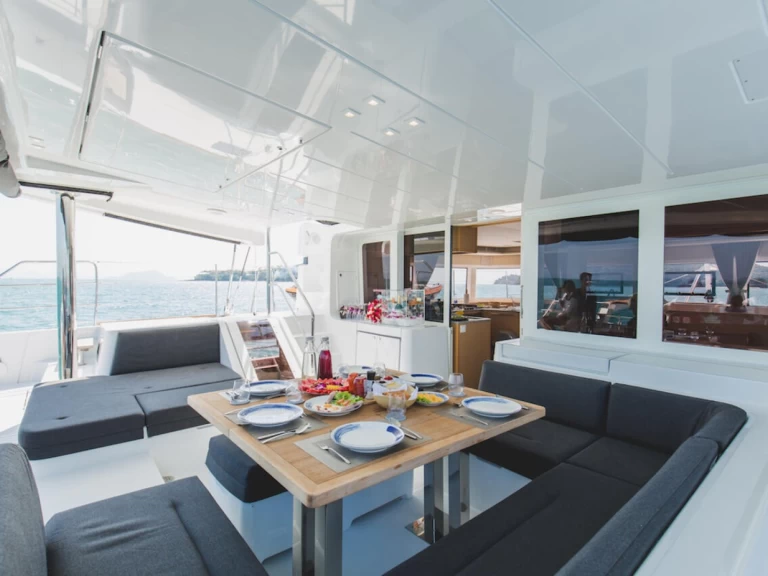 Catamarano a noleggio a Ao Po al miglior prezzo