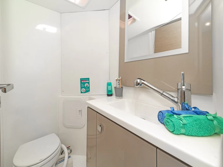 Noleggiare una Fountaine Pajot Lucia 40 a Rodi (Citta)