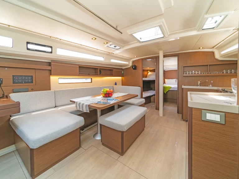 Noleggio Barca a vela a Álimos – Bénéteau Oceanis 40.1