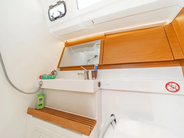 Noleggiare una Jeanneau Sun Odyssey 490 a Skiathos