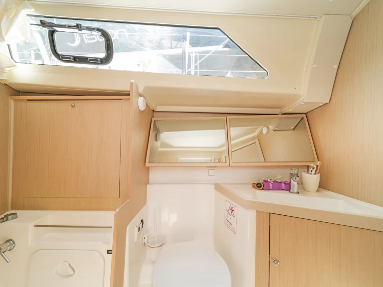 Noleggio Barca a vela Bénéteau con patente nautica