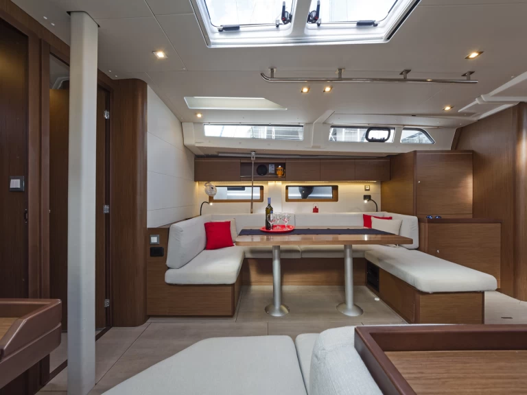 Noleggio Barca a vela Bénéteau con patente nautica