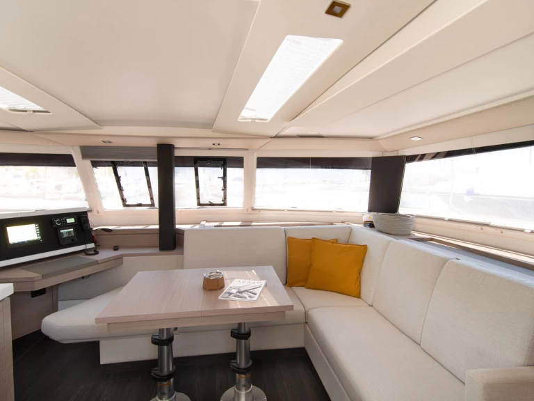 Noleggio Catamarano con o senza skipper Fountaine Pajot a Adámas