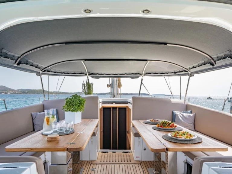 Noleggio a Ellinikó – Jeanneau Jeanneau 64 su SamBoat