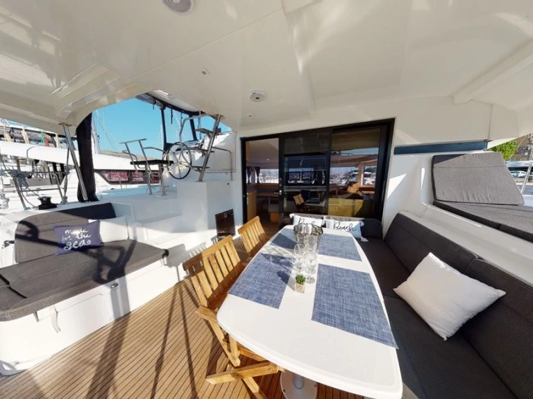 Noleggio Catamarano con o senza skipper Lagoon a Trogir