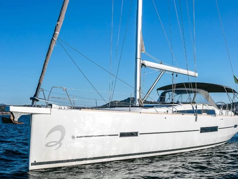 Noleggiare una Dufour Dufour 512 Grand Large a Olbia