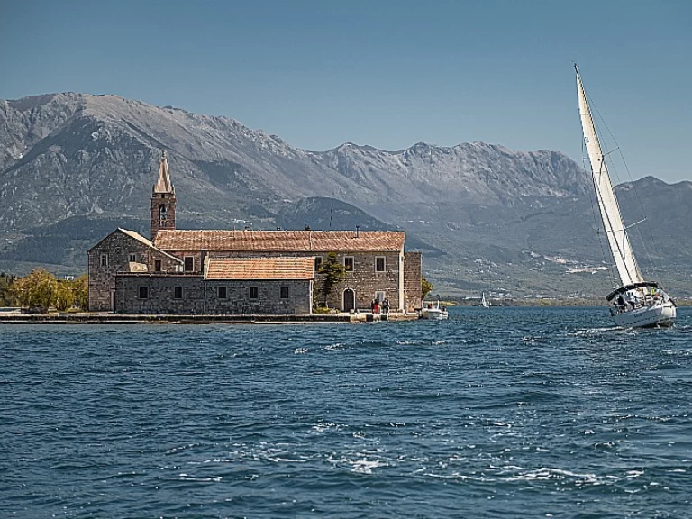 Bavaria Cruiser 46 da affittare a  Cattaro