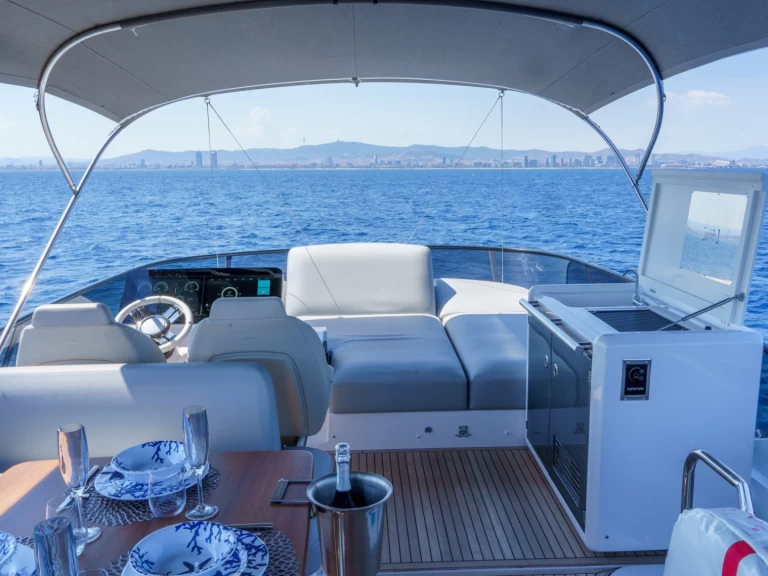 Noleggio barche Barcellona economico Azimut 53 Fly
