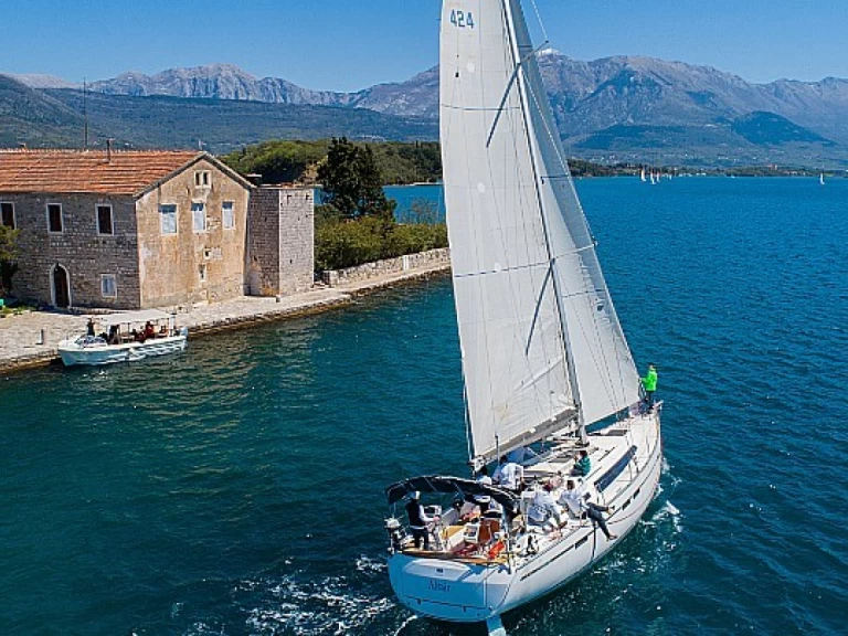 Noleggiare una Bavaria Cruiser 46 a Cattaro
