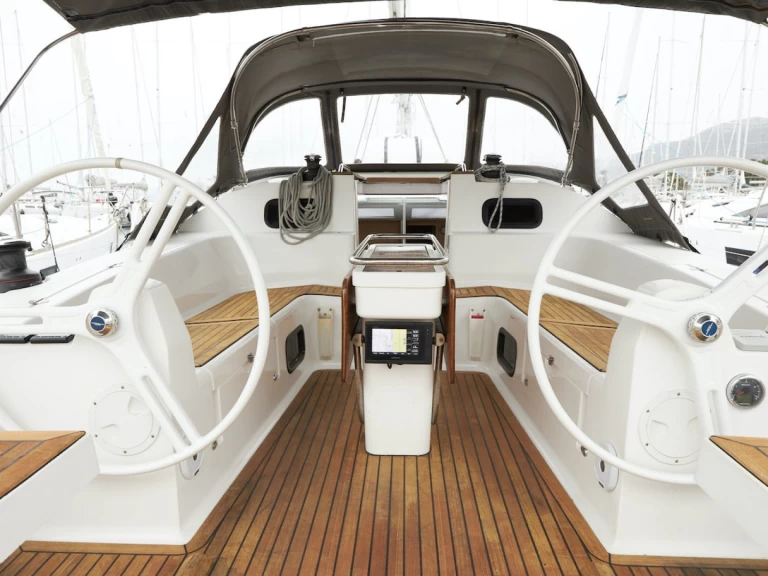 Noleggiare una Elan Impression 45 a Castelli