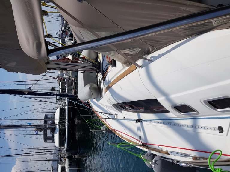 Noleggio barche Bénéteau Oceanis 46 a Álimos su Samboat