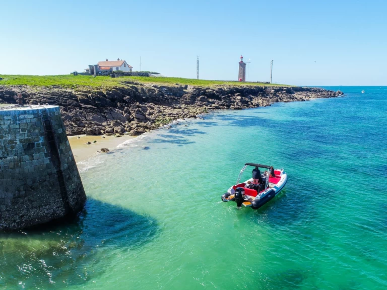 Noleggio Gommone a L'Herbaudière – Prua al vento Thor 700