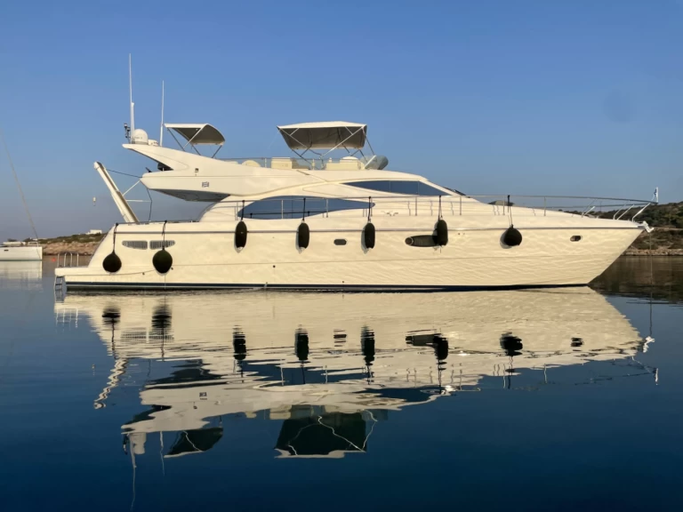Noleggiare una Ferretti Ferretti 590 a Ornós