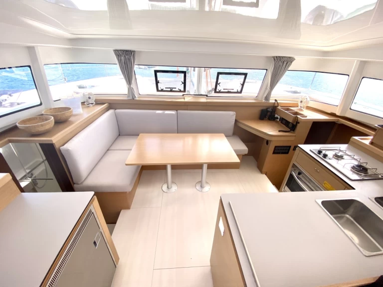 Noleggio Catamarano Excess con patente nautica