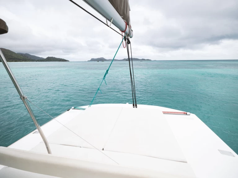 Catamarano a noleggio a Eden Island al miglior prezzo