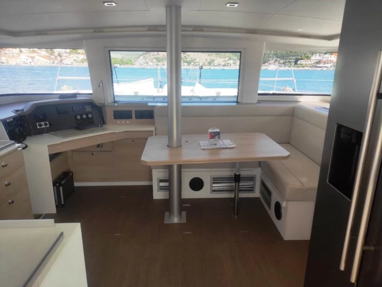 Noleggio Catamarano Bali con patente nautica