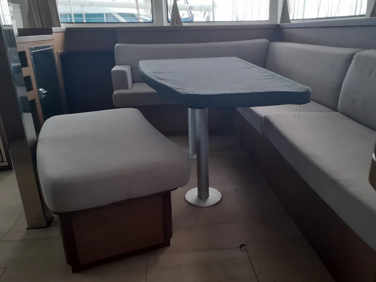 Noleggio Catamarano a Le Marin – Lagoon Lagoon 42