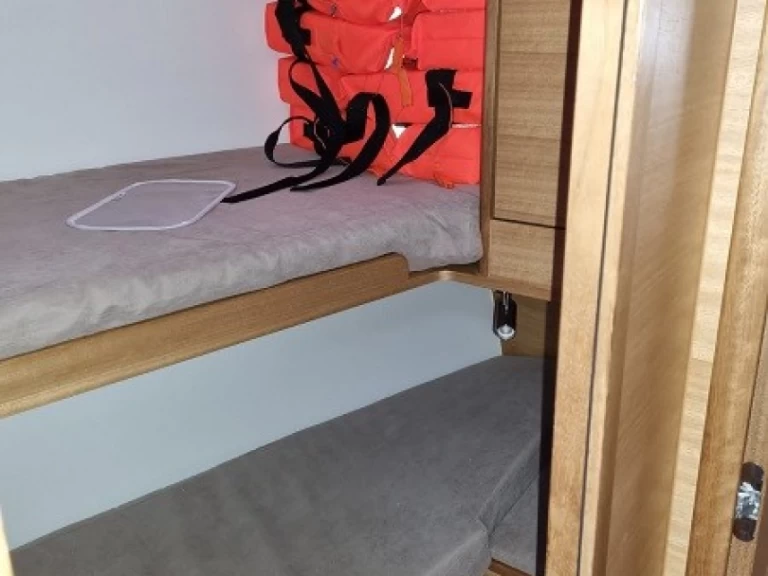 Barca a vela a noleggio a Trogir al miglior prezzo