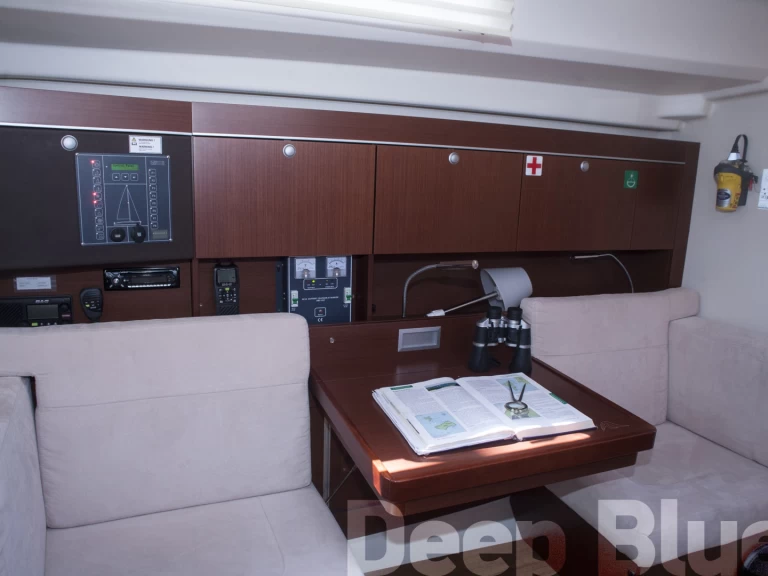 Hanse Hanse 415 da affittare a  Lávrio