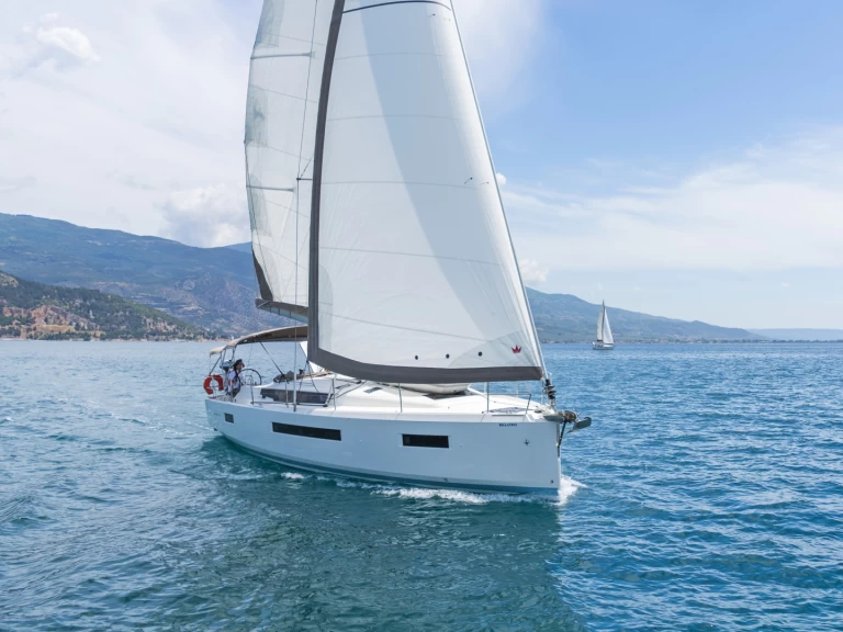 Noleggiare una Jeanneau Sun Odyssey 490 a Lefkáda