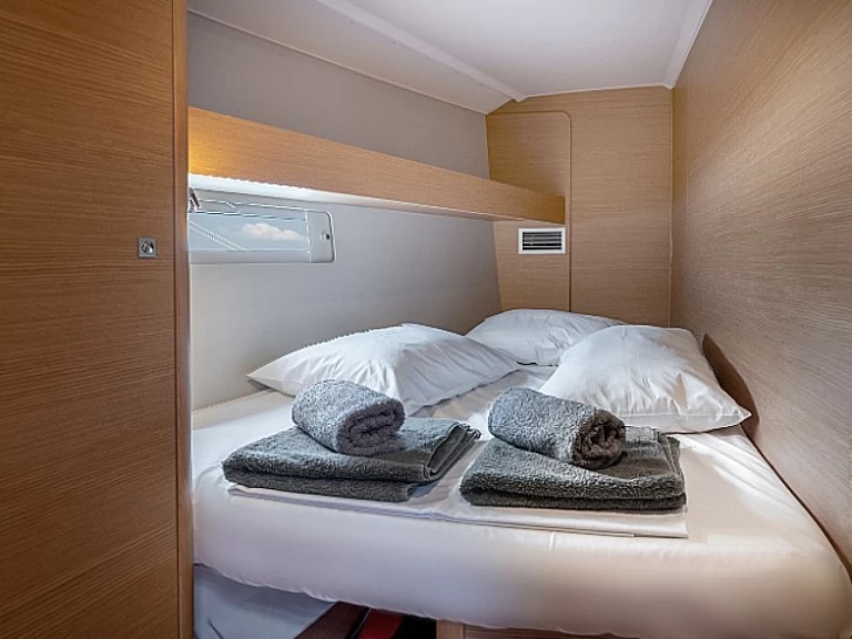 Barca a vela a noleggio a Lefkáda al miglior prezzo