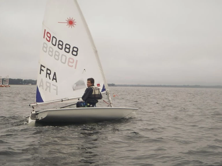 Noleggiare una LASER PERFORMANCE Laser Solo a Carnac