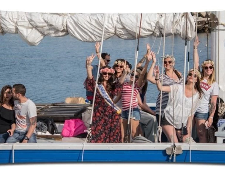 Noleggio Barca a vela a Marsiglia – CHANTIER NAVAL AVERSA AVERSA 23