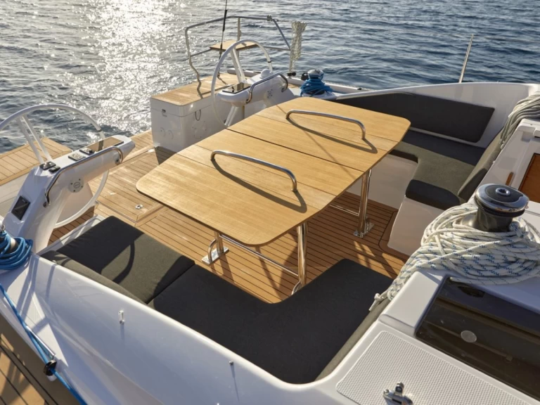 Noleggiare una Elan Impression 45 a Sebenico