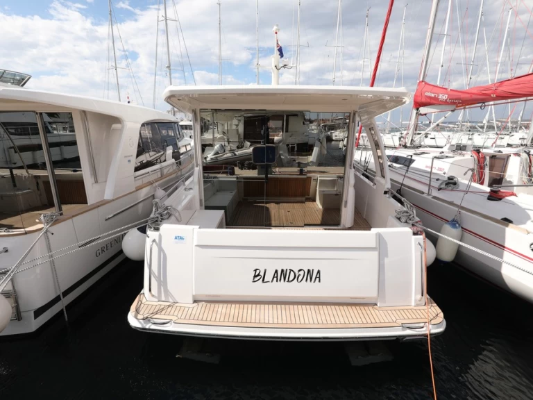 Noleggio barche Greenline Yachts Greenline 39 a Zaravecchia (Biograd) su Samboat