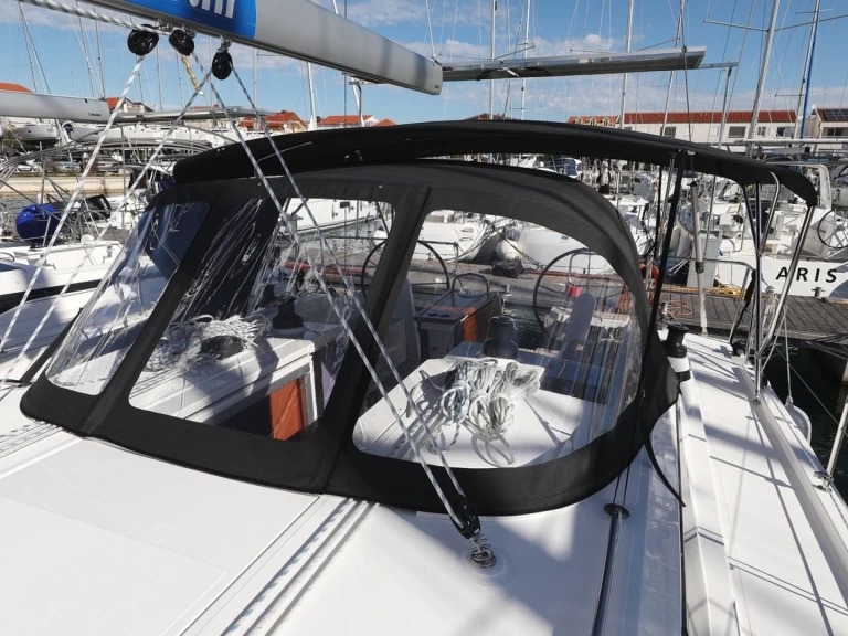 Noleggiare una Bavaria Bavaria C42 a Pirovac