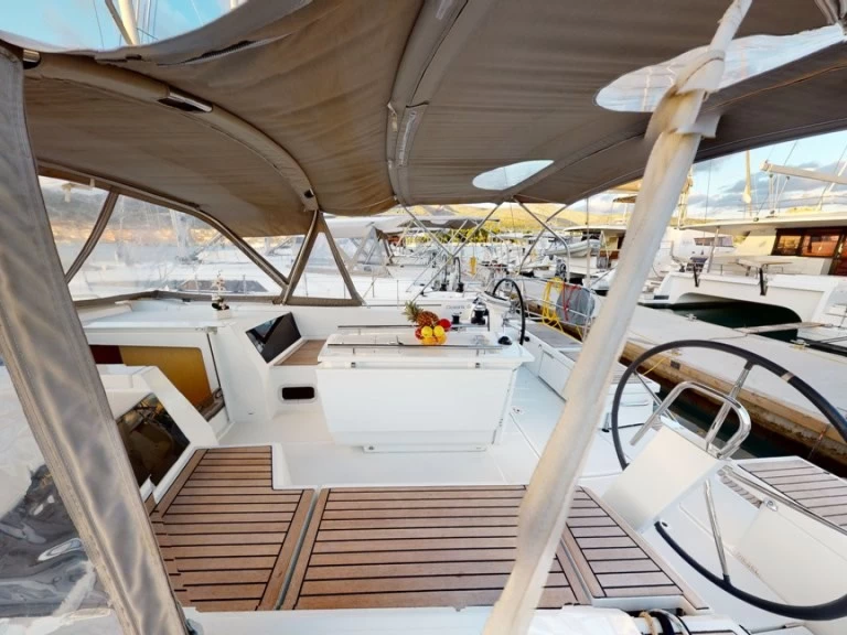 Noleggio Barca a vela Bénéteau con patente nautica