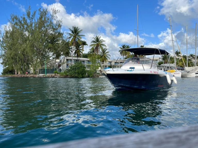 Noleggio barche Les Trois-Îlets economico Cap Camarat 715 WA