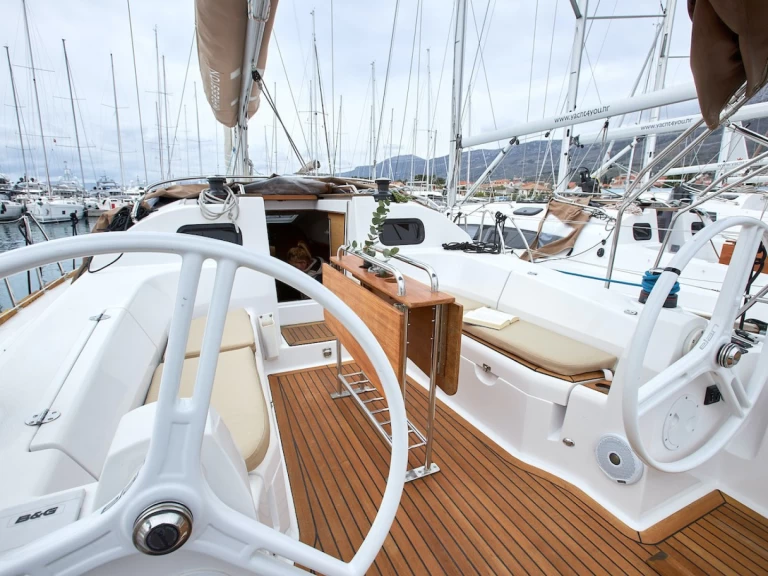 Barca a vela a noleggio a Castelli al miglior prezzo