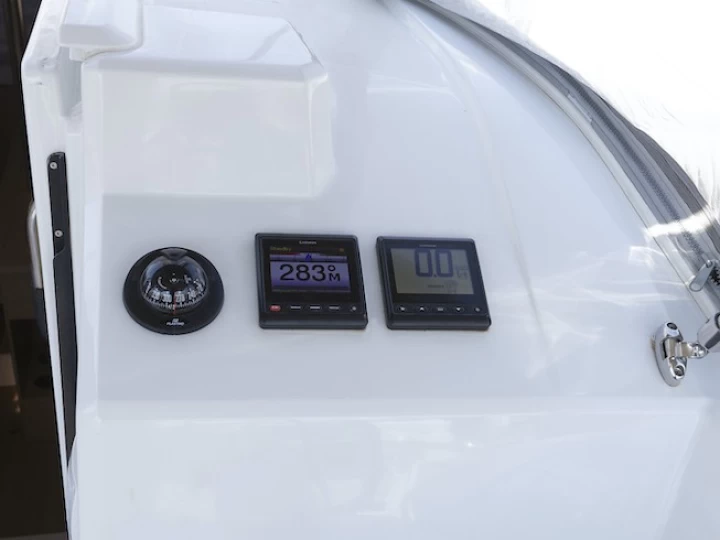 Noleggio barche Bénéteau Oceanis 30.1 a Castelli su Samboat