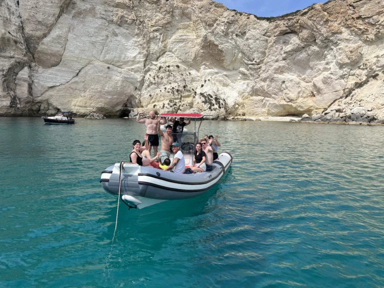 Noleggio Gommone Lomac con patente nautica