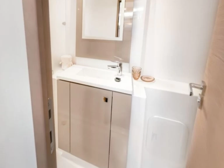 Noleggio Catamarano Fountaine Pajot con patente nautica