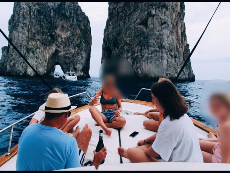 Noleggio Barca a motore a Sorrento – Esposito GOZZO 7.50