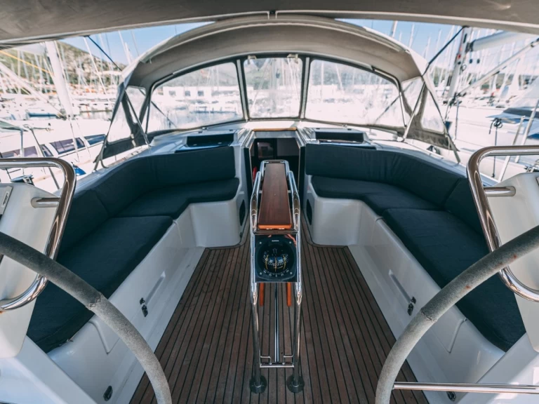 Barca a vela a noleggio a Seget Donji al miglior prezzo