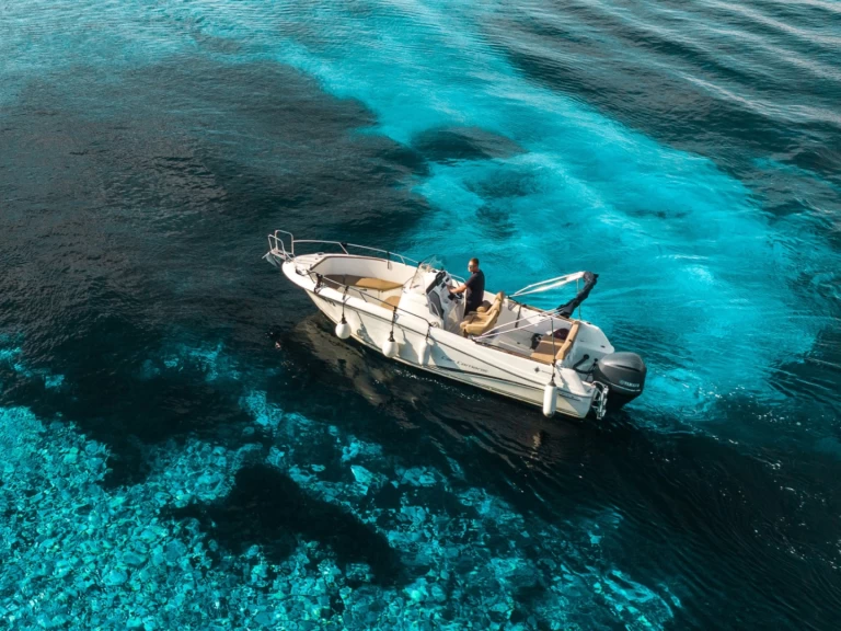Noleggio Barca a motore con o senza skipper Jeanneau a Vela Luka
