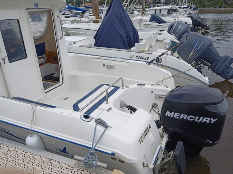 Noleggio Barca a motore Quicksilver con patente nautica
