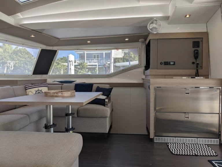 Noleggio Catamarano Fountaine Pajot con patente nautica