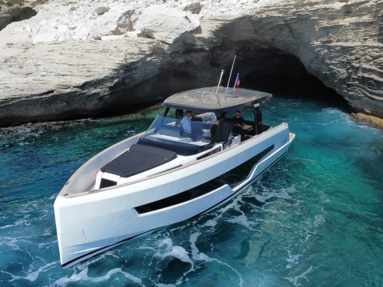 Noleggio Barca a motore con o senza skipper Fjord a Bonifacio