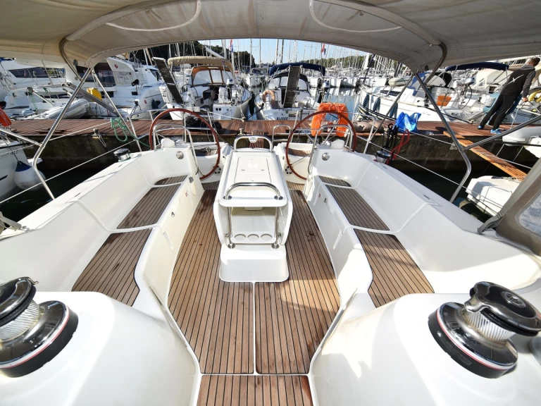 Noleggio barche Jeanneau Sun Odyssey 44i a Pola su Samboat